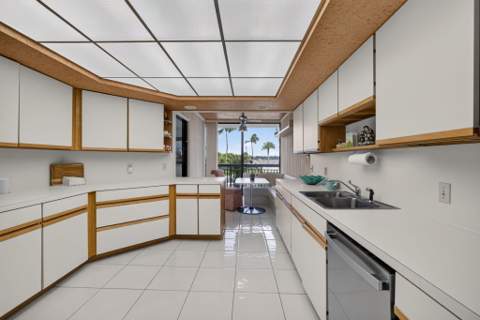 3140 S Ocean Boulevard #101 S, Palm Beach FL - photo 17 of 57