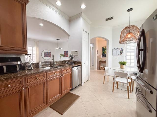 167 Isle Verde Way