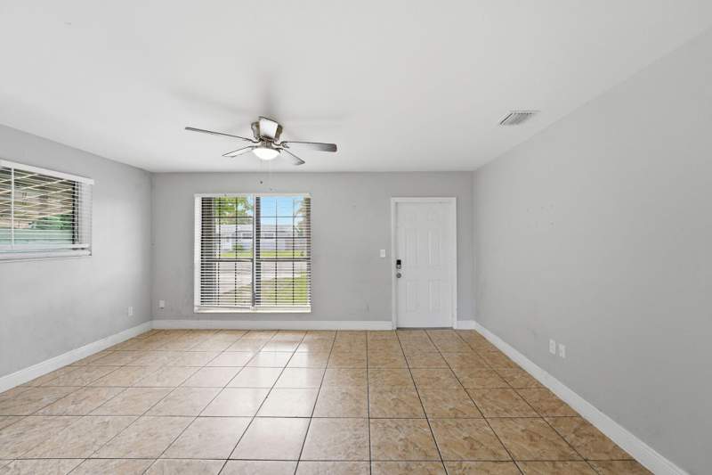 3 bedroom Single Family Residence at 3100 SW 33rd Avenue, Lake Forest Sec 4, West Park — photo 2