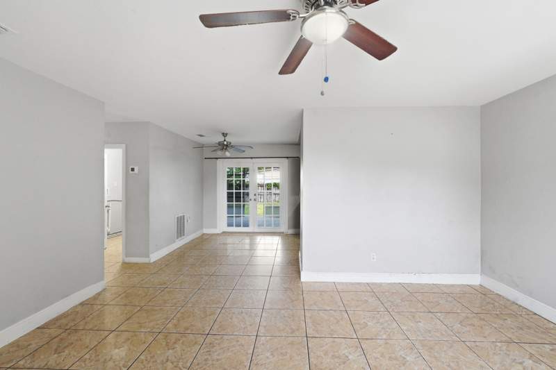 3 bedroom Single Family Residence at 3100 SW 33rd Avenue, Lake Forest Sec 4, West Park — photo 3