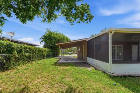 3100 SW 33rd Avenue, West Park FL - photo 23 of 24