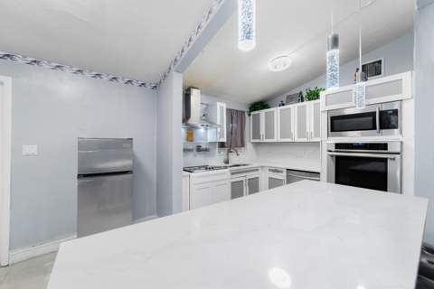 735 Hibiscus Drive, Royal Palm Beach FL - photo 7 of 35