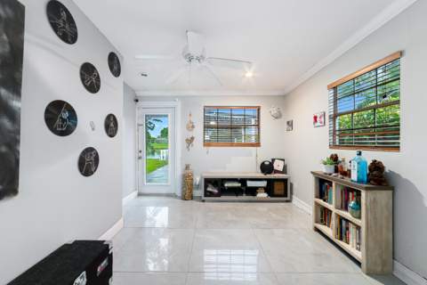 735 Hibiscus Drive, Royal Palm Beach FL - photo 12 of 35
