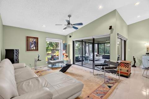 5791 Lakeview Mews Place, Boynton Beach FL - photo 12 of 98