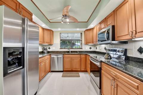 5791 Lakeview Mews Place, Boynton Beach FL - photo 16 of 98