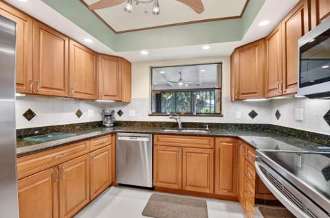 5791 Lakeview Mews Place, Boynton Beach FL - photo 17 of 98
