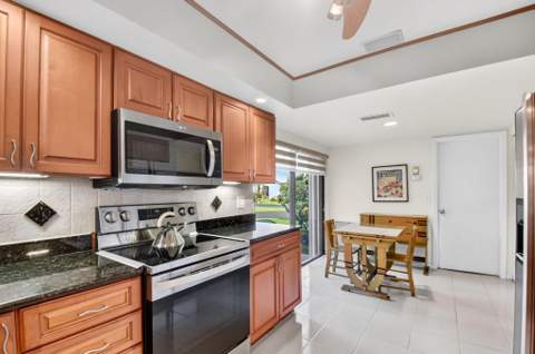 5791 Lakeview Mews Place, Boynton Beach FL - photo 20 of 98