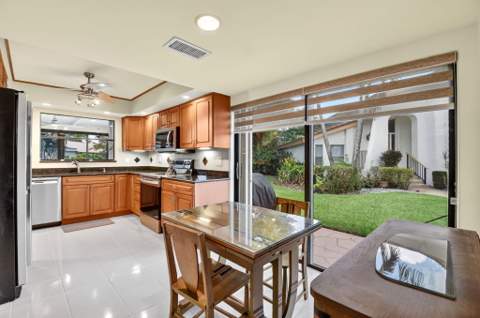 5791 Lakeview Mews Place, Boynton Beach FL - photo 23 of 98
