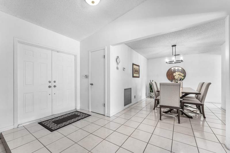 4 bedroom Single Family Residence at 1217 NW 111th Way, Cypress Run, Coral Springs — photo 5