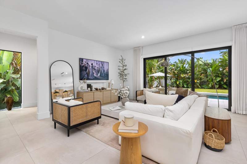 4 bedroom Single Family Residence at 1405 NE 4th Avenue, Whisem Unit B, Boca Raton — photo 2