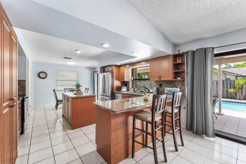 1217 NW 111th Way, Coral Springs FL - photo 7 of 26