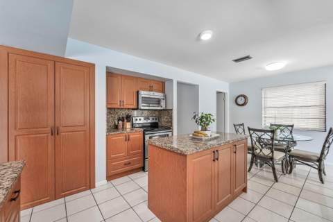 1217 NW 111th Way, Coral Springs FL - photo 8 of 26