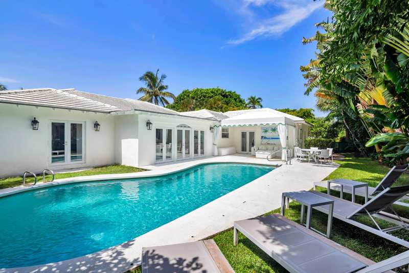 4 bedroom Single Family Residence at 235 Ocean Terrace, Ocean Terrace, Palm Beach — photo 1