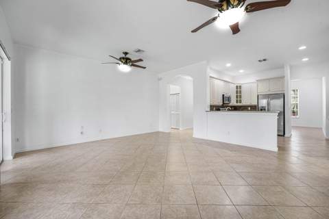 9058 Sedgewood Drive, Lake Worth FL - photo 9 of 36
