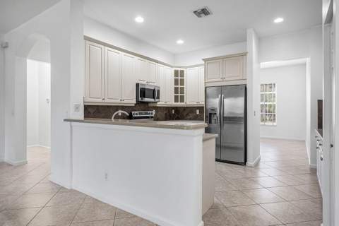 9058 Sedgewood Drive, Lake Worth FL - photo 11 of 36