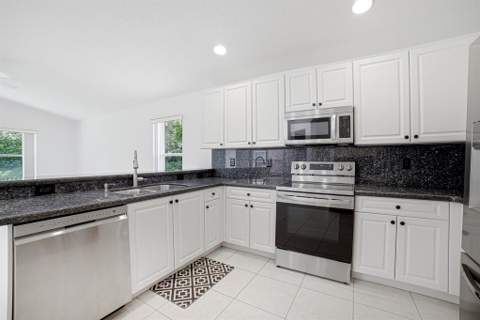 7639 Tarpon Cove Circle, Lake Worth FL - photo 7 of 81