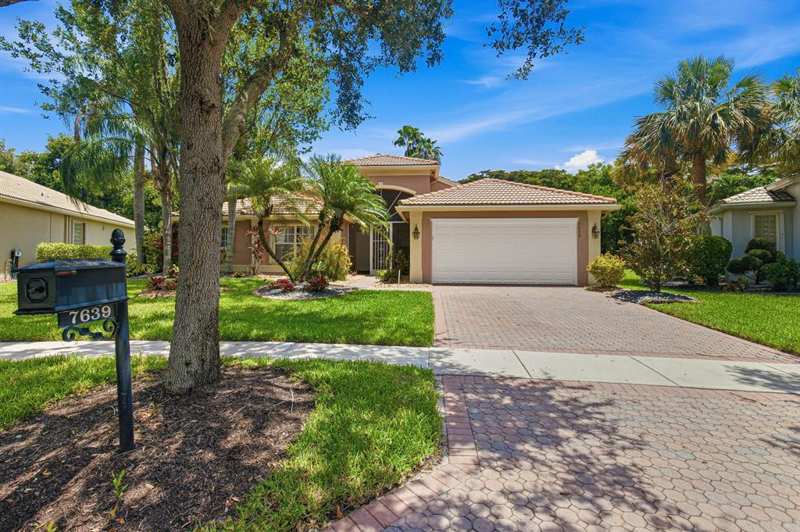 3 bedroom Single Family Residence at 7639 Tarpon Cove Circle, Valencia Shores, Lake Worth — photo 1
