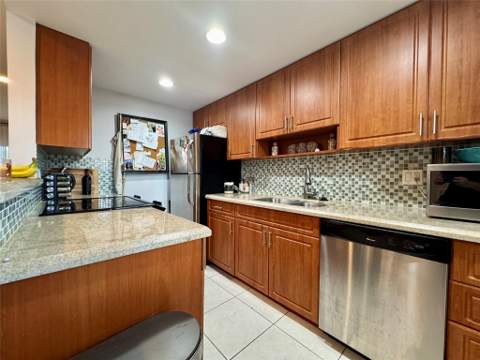 2801 NE 33rd Court #206, Fort Lauderdale FL - photo 7 of 26
