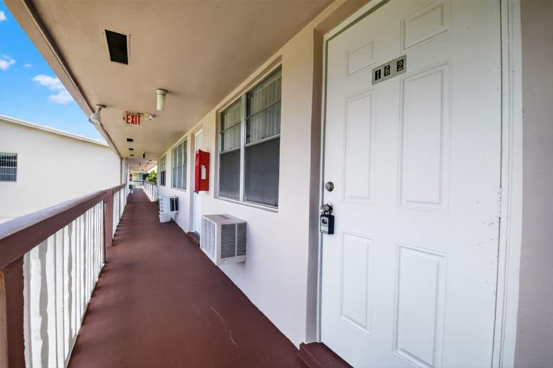 2 bedroom Condominium at 162 Easthampton G, Easthampton Condo, West Palm Beach — photo 2