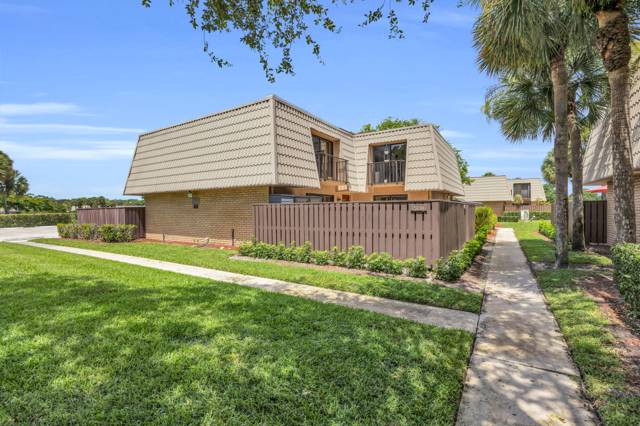 Village Of Sandalwood Lakes South