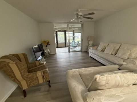 7210 Lake Cir Drive #401, Margate FL - photo 9 of 24