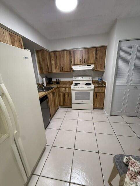 2 bedroom Condominium at 7210 Lake Cir Drive #401, Palm Lakes Condo, Margate — photo 5