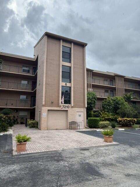 2 bedroom Condominium at 7210 Lake Cir Drive #401, Palm Lakes Condo, Margate — photo 1