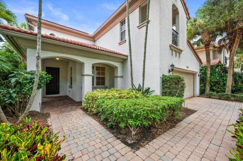 4 bedroom Single Family Residence at 1049 Vintner Boulevard, Evergrene, Palm Beach Gardens — photo 3