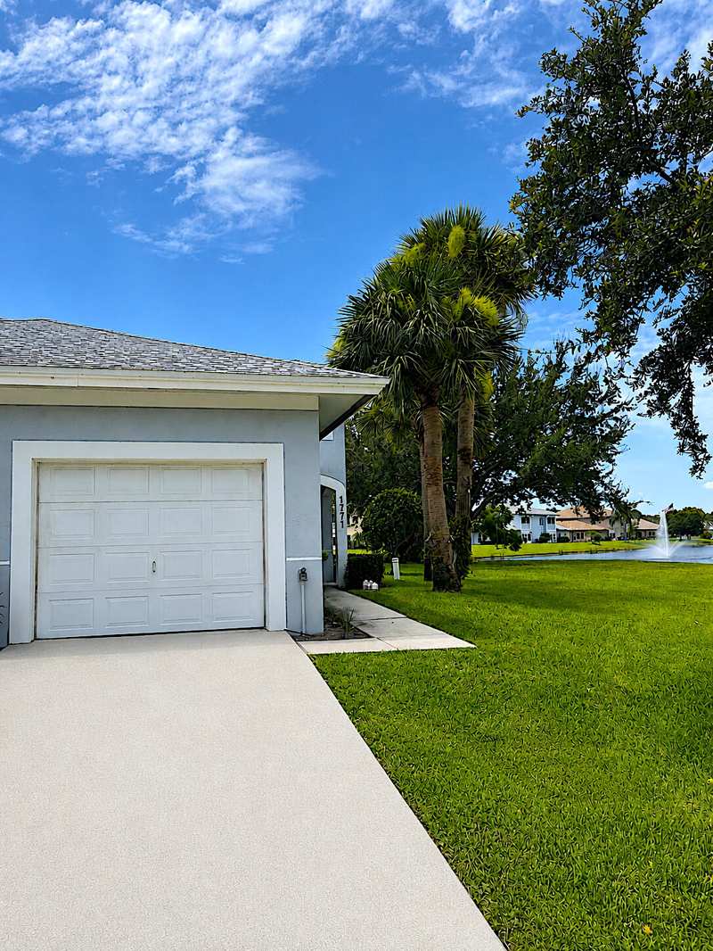 2 bedroom Condominium at 1771 Lakefront Boulevard, The Lakes At The Savannahs , Fort Pierce — photo 1