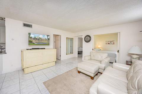 311 Pine Ridge Circle #B-1, Greenacres FL - photo 12 of 32