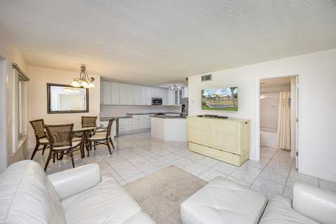 311 Pine Ridge Circle #B-1, Greenacres FL - photo 13 of 32