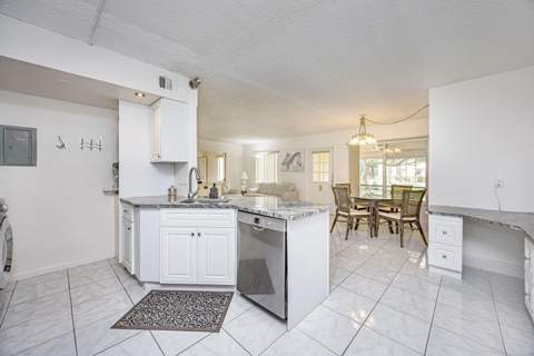 311 Pine Ridge Circle #B-1, Greenacres FL - photo 19 of 32