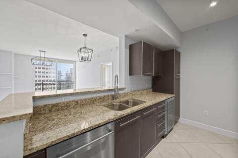 550 Okeechobee Boulevard #1609, West Palm Beach FL - photo 12 of 56