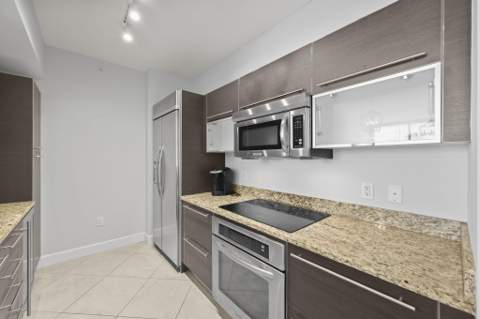 550 Okeechobee Boulevard #1609, West Palm Beach FL - photo 13 of 56