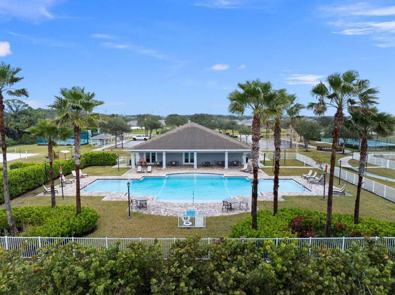 4 bedroom Single Family Residence at 8324 Amalfi Circle, Waterstone Phase Three, Fort Pierce — photo 4