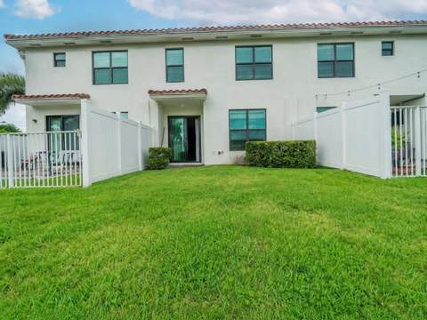 2004 Sugar Maple Drive, Riviera Beach FL - photo 16 of 37