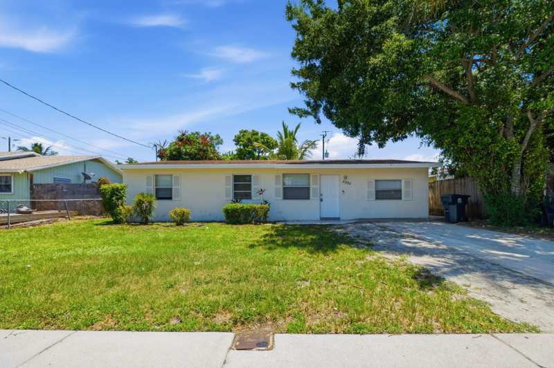 4 bedroom Single Family Residence at 4888 Prince Drive, Palm Beach Farms Co 7, Lake Worth Beach — photo 1