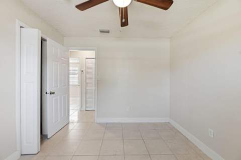 4888 Prince Drive, Lake Worth Beach FL - photo 19 of 30