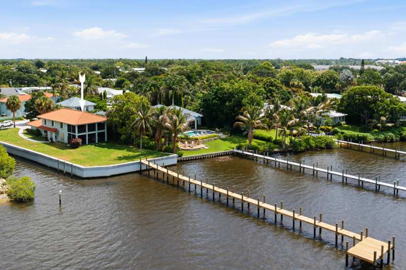 4 bedroom Single Family Residence at 911 NW Sunset Terrace, Sunset Estates, Stuart — photo 1