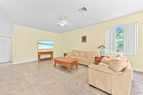 7570 Prescott Lane, Lake Worth FL - photo 16 of 51