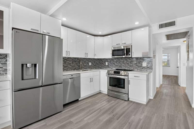 2 bedroom Condominium at 4025 Guildford #B - 4025, Guildford At Century Village Condo, Boca Raton — photo 2