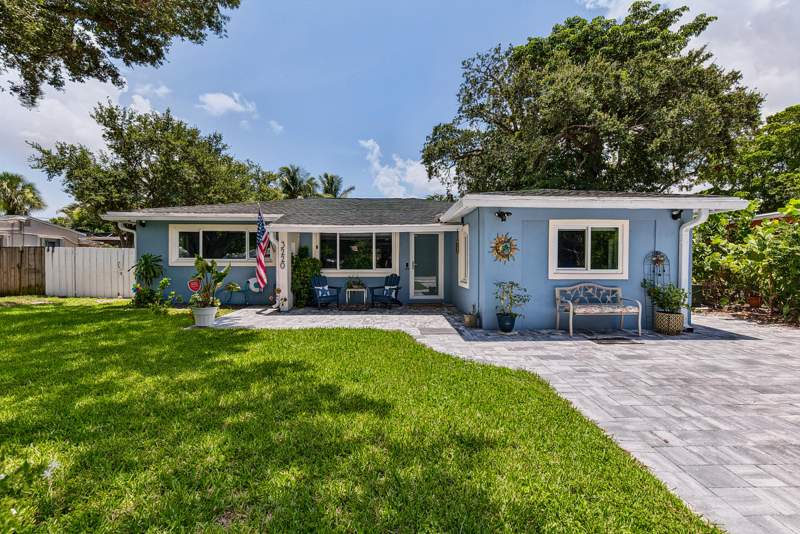 4 bedroom Single Family Residence at 3220 SW 16th Court, Riverland Village Sec 1-Replat, Fort Lauderdale — photo 2