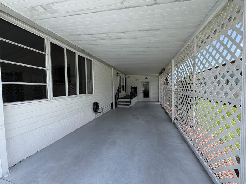 2 bedroom Manufactured Home at 8204 W Bitterbush Lane, Savanna Club Plat I, Port St. Lucie — photo 3