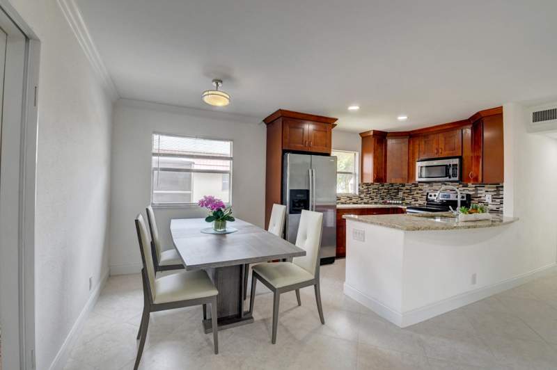 2 bedroom Condominium at 468 Saxony J, Kings Point Saxony Condos, Delray Beach — photo 2