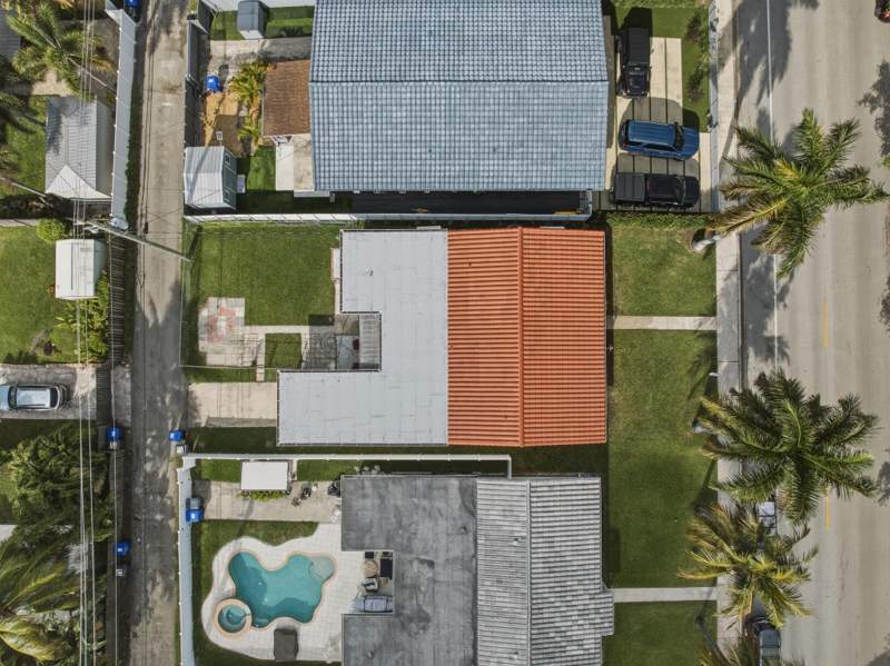 3 bedroom Single Family Residence at 1114 Johnson Street, Hollywood Lakes Section, Hollywood — photo 3