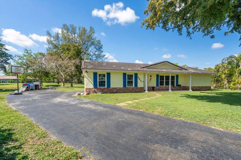 4 bedroom Single Family Residence at 3671 NW 98th Terrace, Clusters Coral Springs, Coral Springs — photo 3