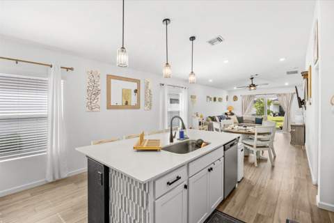 11202 NW Fernbrook Drive, Port St. Lucie FL - photo 10 of 47