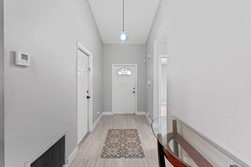 2 bedroom Single Family Residence at 5256 Tiffany Anne Circle, Cypress Lakes 10, West Palm Beach — photo 5