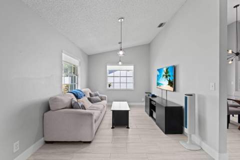 5256 Tiffany Anne Circle, West Palm Beach FL - photo 17 of 72