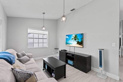 5256 Tiffany Anne Circle, West Palm Beach FL - photo 18 of 72
